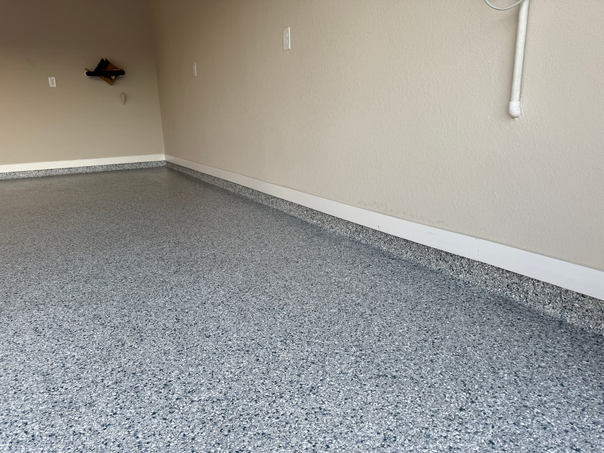 Gallery photos for Flake Epoxy Flooring Transformation for Your Garage: Image #1