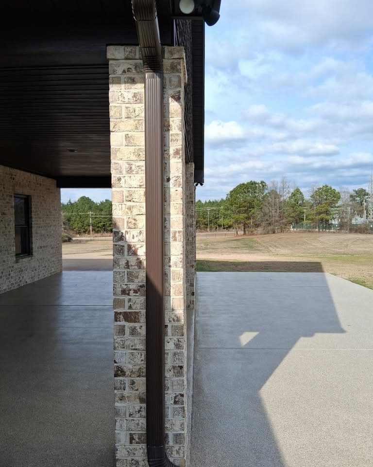 Project Sleek Concrete Walkway with Penntek Polyurea Finish image