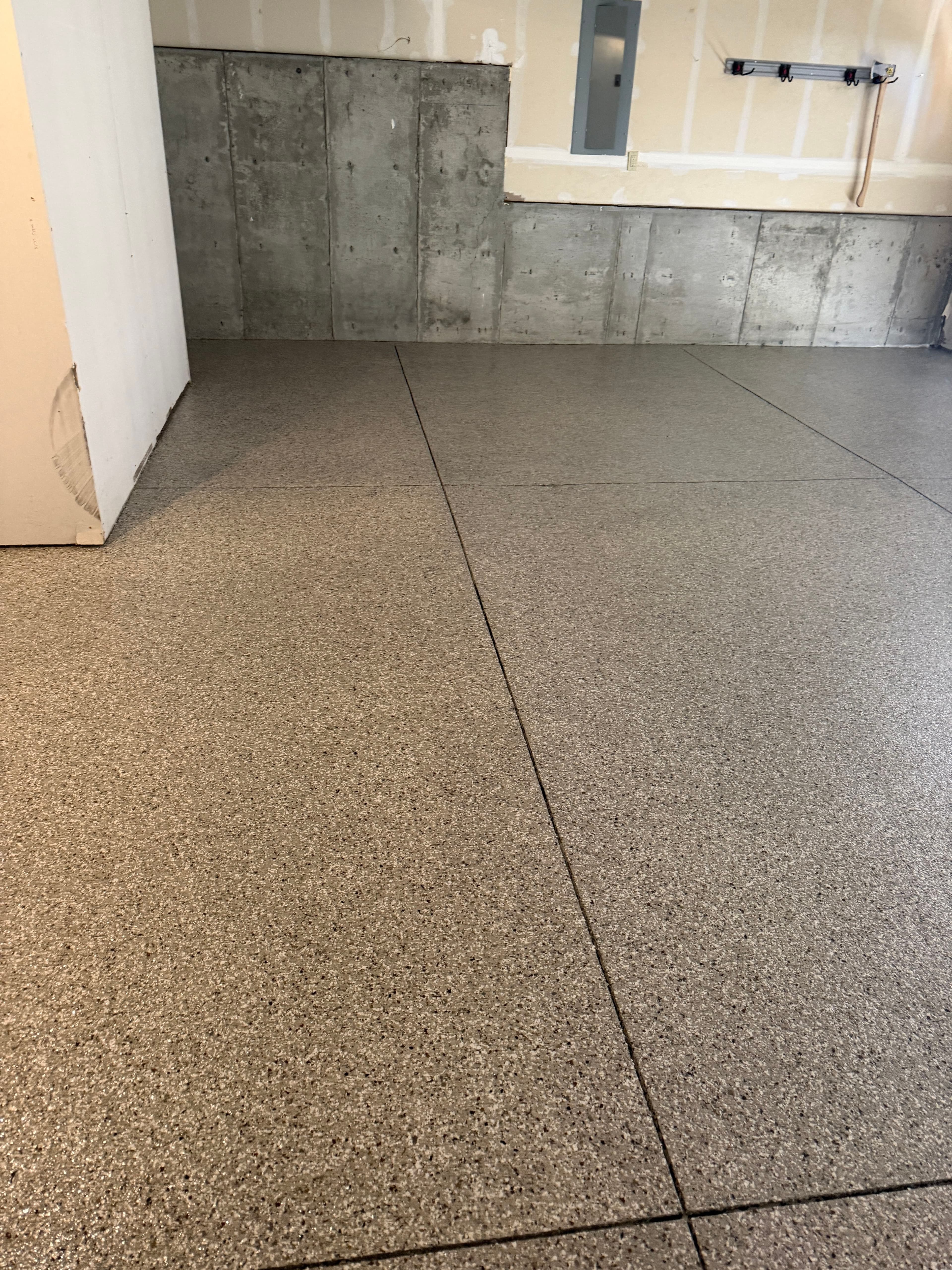 Project Creekbed Flake Epoxy Gives This Garage Floor a Sharp Finish image