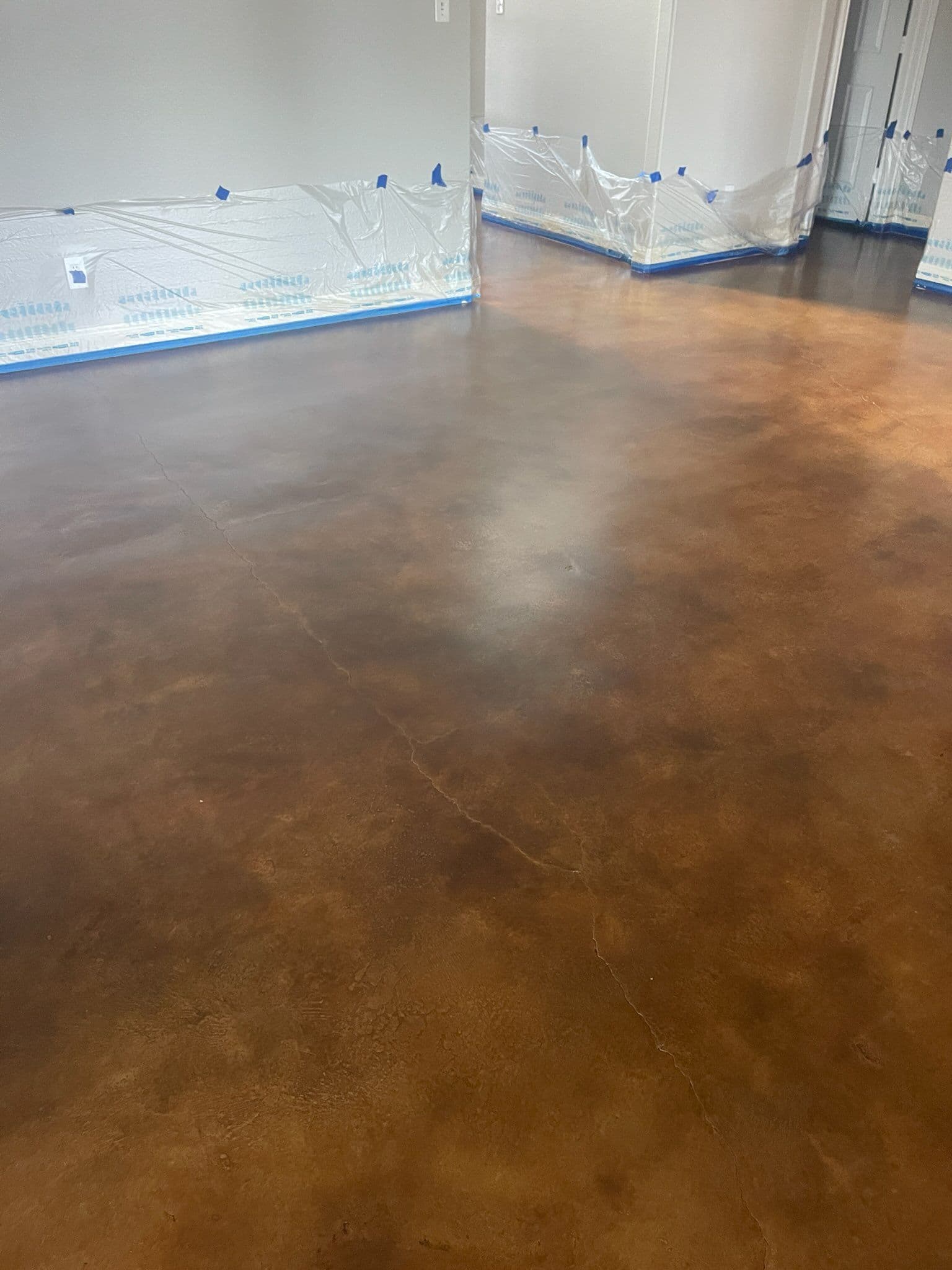 Gallery photos for Instant Elegance with Stained Concrete Flooring: Image #1