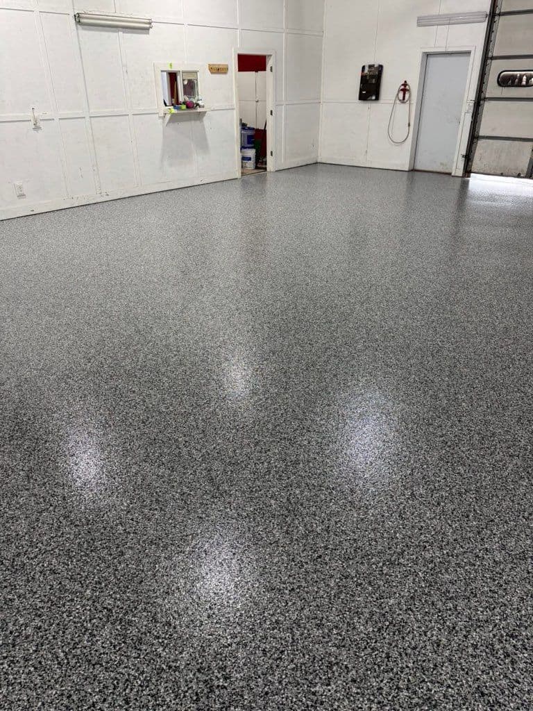 Gallery photos for Glossy Epoxy Flooring for Enhanced Garage Spaces: Image #1