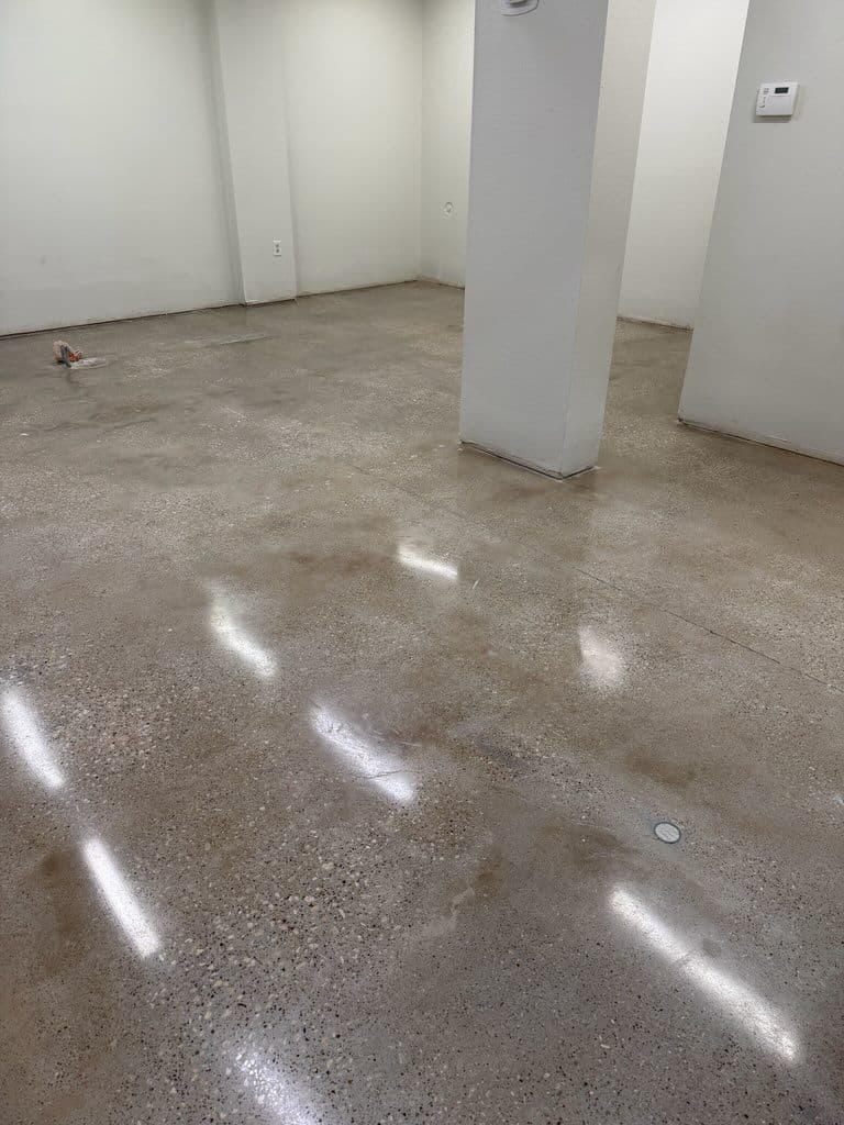 Gallery photos for Shiny Concrete Floors with Polished Perfection: Image #1