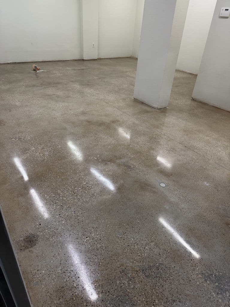 Gallery photos for Shiny Concrete Floors with Polished Perfection: Image #2