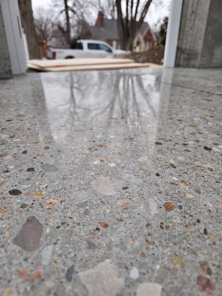 Gallery photos for Beautifully Polished Concrete for Modern Spaces: Image #2