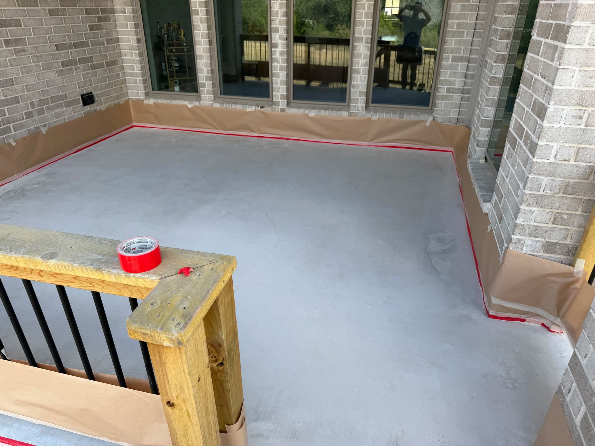 Gallery photos for Smoke Grey Stained Concrete Patio with Industrial Sealer: Image #4
