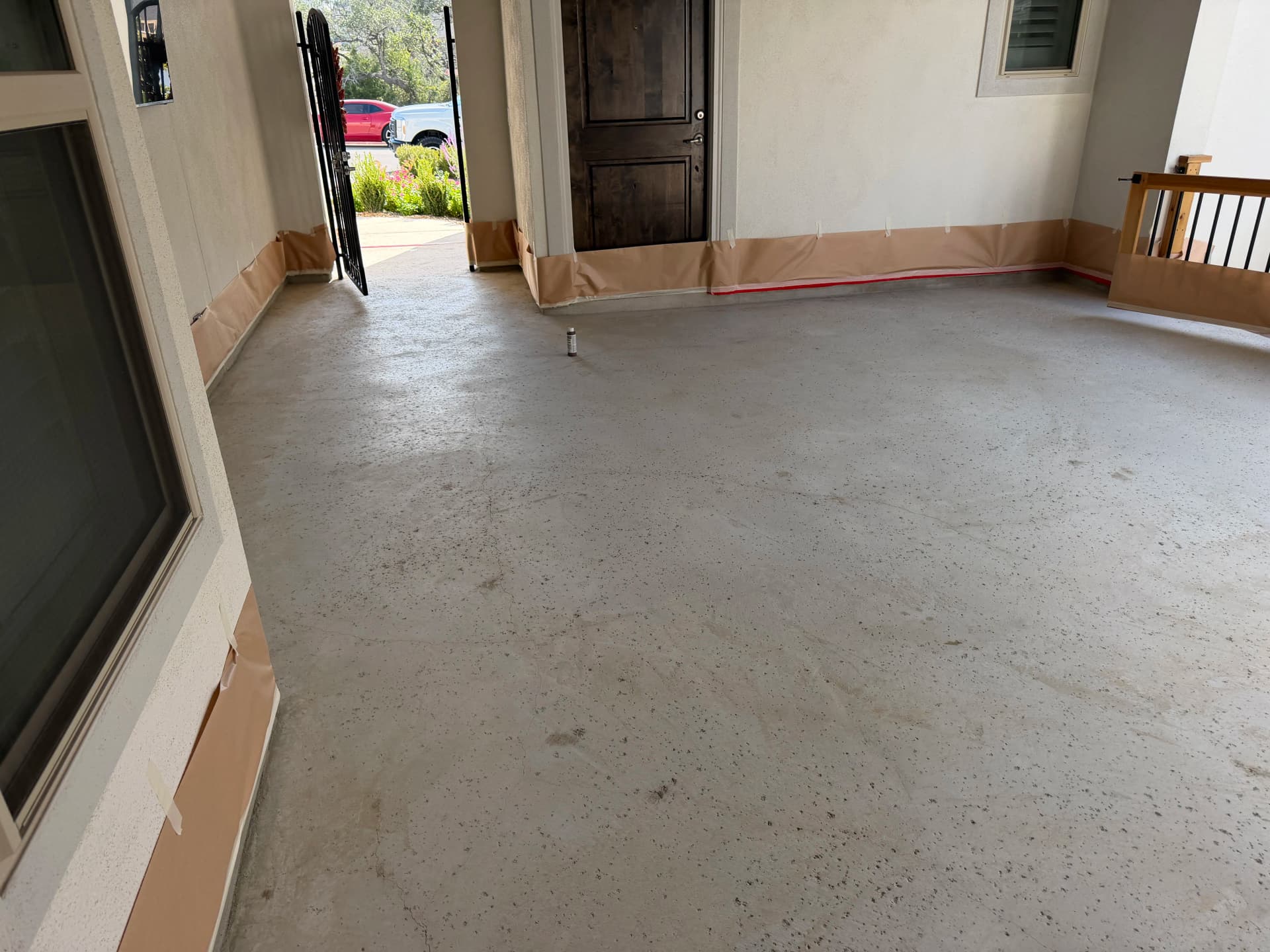 Gallery photos for Amarillo Stain on Salt-Finished Concrete Porch and Entry: Image #4